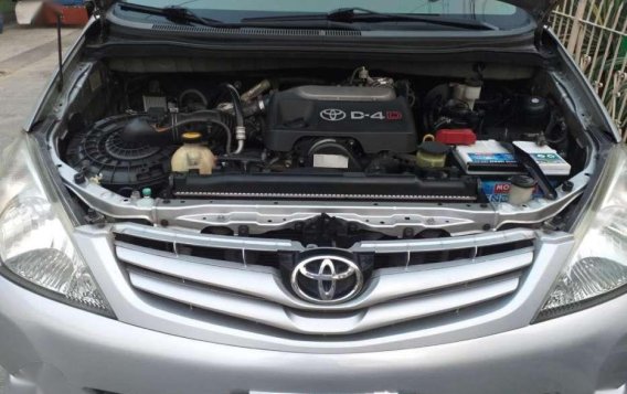 Toyota Innova 2011 for sale-4