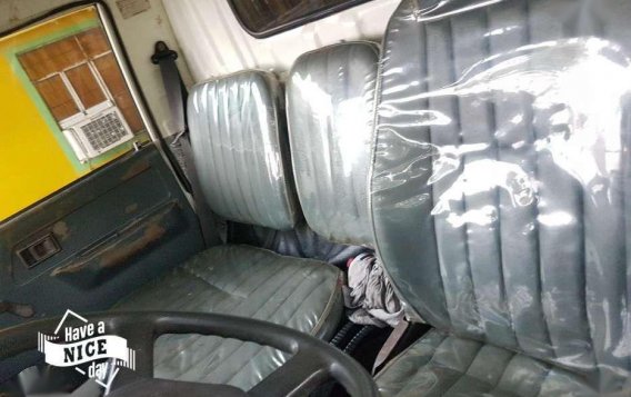 For sale Toyata HIACE fb van 10 seater double tire 1999 -2