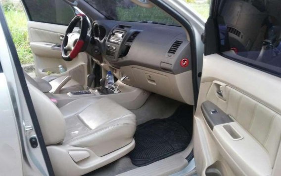 Toyota Fortuner V 4x4 2007 Top of the Line-6