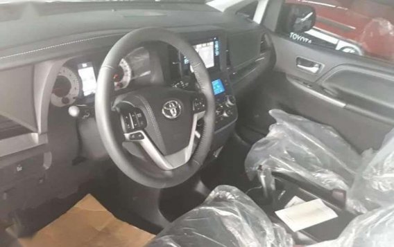  A/T Toyota Sienna se FOR SALE-1