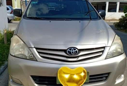 2011 Toyota Innova E for sale