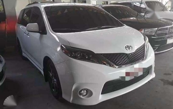  A/T Toyota Sienna se FOR SALE
