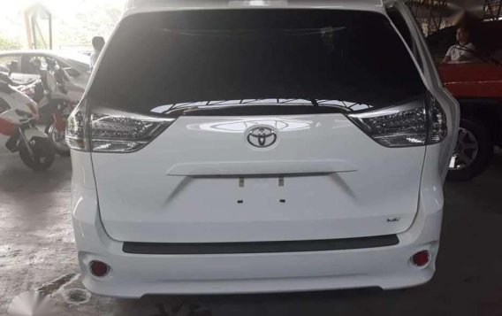  A/T Toyota Sienna se FOR SALE-7