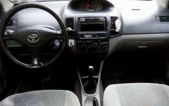 2005 Toyota Vios 1.3 E AT Red for sale-6