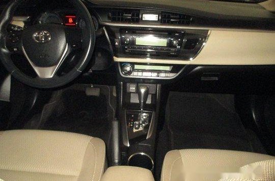 Toyota Corolla Altis 2014 AT for sale-8