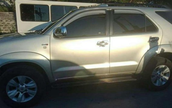 FOR SALE Toyota Fortuner g 4x2 2007-3