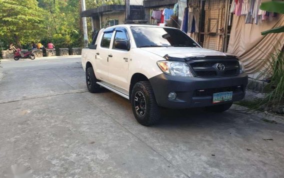 2006 Toyota Hilux 4x2 for sale 