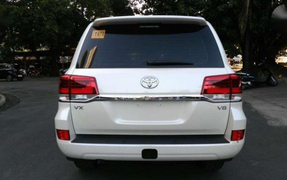 Toyota Land Cruiser VX v8 2018 Bnew UNIT-6