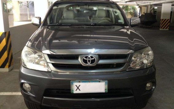 Toyota Fortuner G 2007 Matic Like New Condition -3