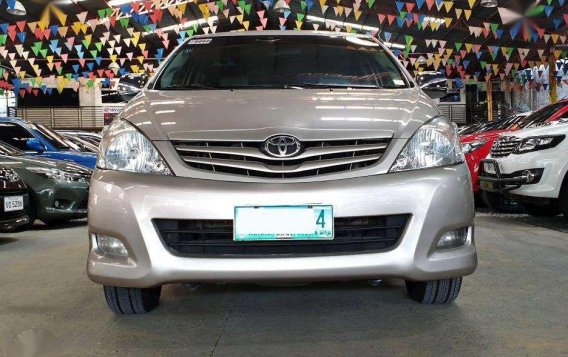 FRESH 2011 TOYOTA Innova 2.5 E Diesel MT -2