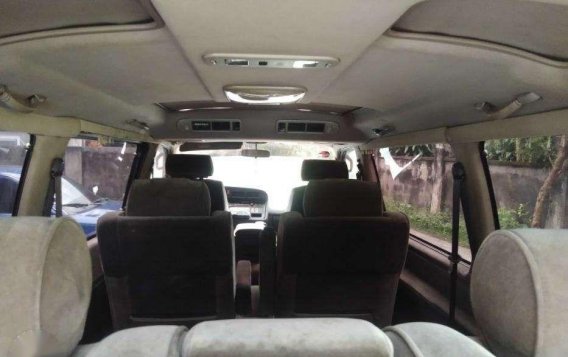 Toyota Hi Ace Fresh in and out gagamitin na lang 2010-11