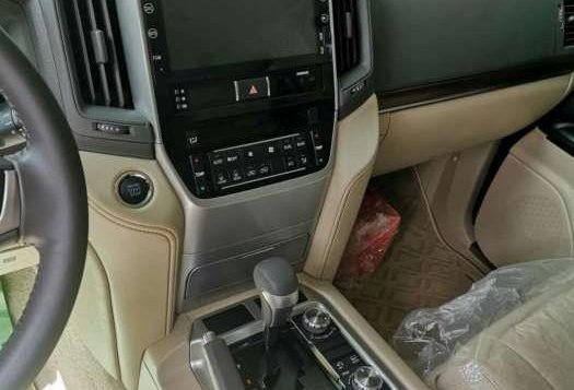 2019 Toyota Land Cruiser LevelB6 3Gunports bulletproof bombproof-3
