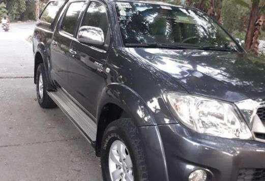 Pickup Truck 2011 Toyota Hilux 2.7G M/T Diesel