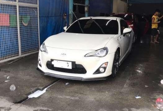 For Sale 2014 Toyota 86 Satin Pearl White-1