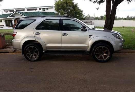 Toyota Fortuner G Diesel 4x2 AT 2014 for sale -4