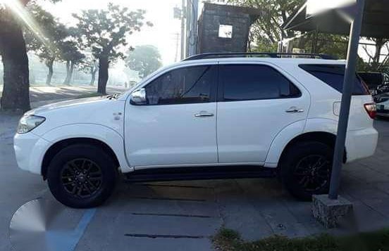 Toyota Fortuner G Diesel 2011 for sale -2