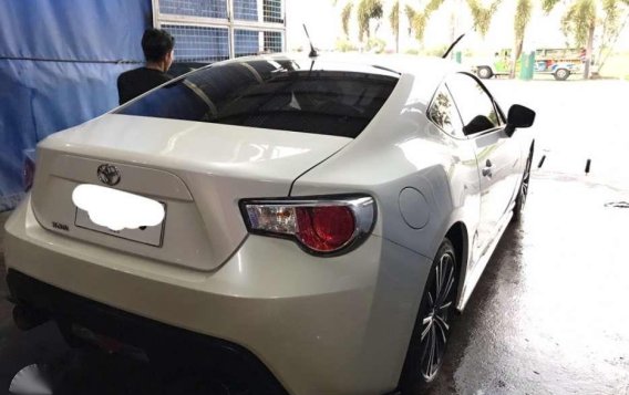 For Sale 2014 Toyota 86 Satin Pearl White-4