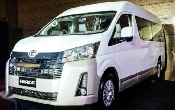 Toyota Hiace Commuter Deluxe 2019