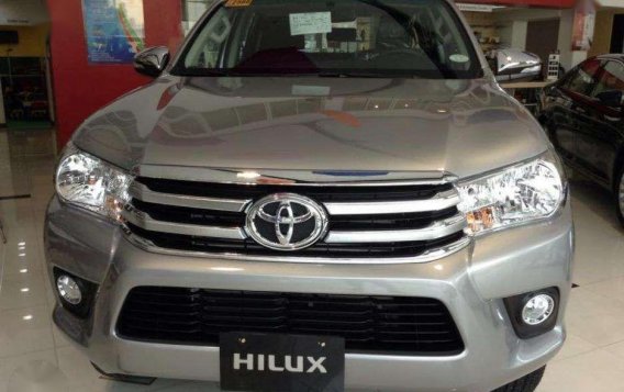 NEW TOYOTA HILUX 4X2 E M/T 2019