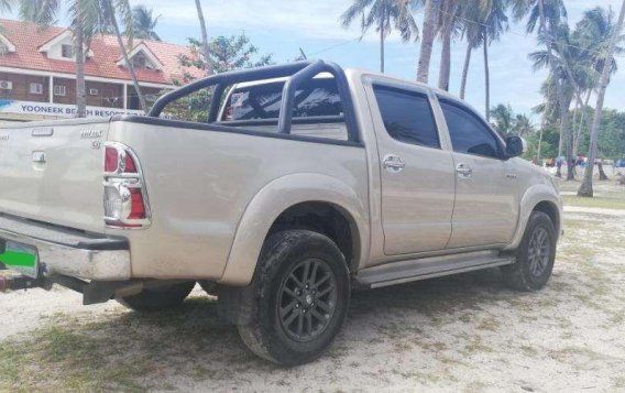 ​​​​​​​Very good condition Toyota Hilux 2012