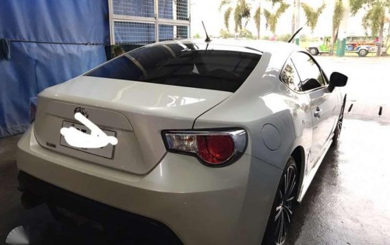 For Sale 2014 Toyota 86 Satin Pearl White-5