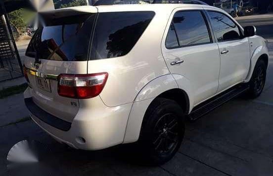 Toyota Fortuner G Diesel 2011 for sale -3