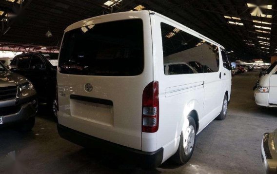 2016 Toyota Hiace Commuter diesel MT for sale -4