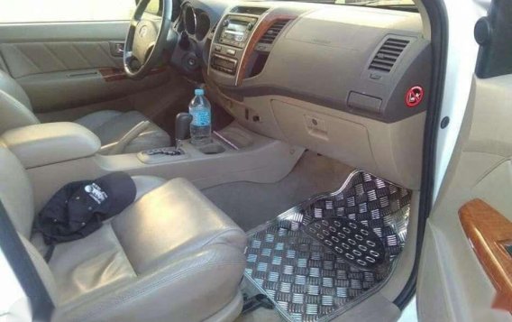 Toyota Fortuner G 2011 gasoline automatic