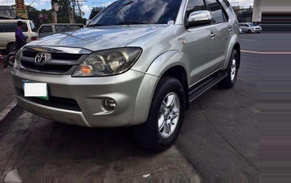 Toyota Fortuner G 4x2 2005 Top of the line-3