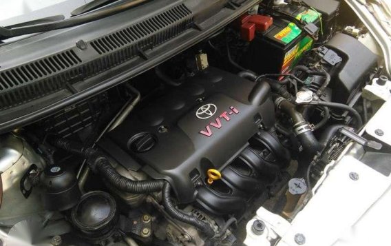 Toyota Vios 1.3E 2008 manual transmission-10