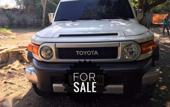 For sale TOYOTA FJ Cruiser 15 First owned-3