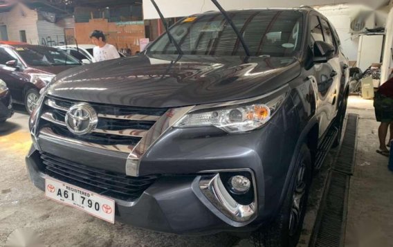 2018 Toyota Fortuner 2.4 G 4x2 Manual Gray -4