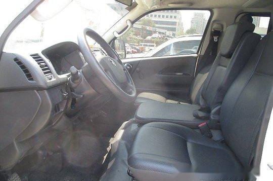 Toyota Hiace 2017 COMMUTER MT for sale -3