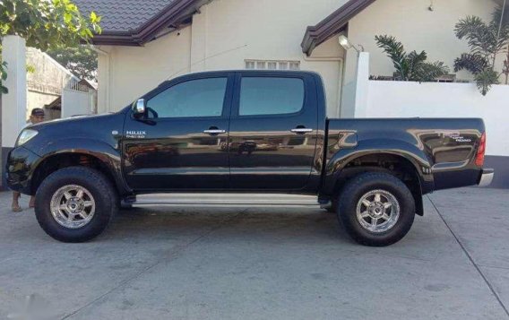 2010 Toyota Hilux G. 4x4 Diesel Matic. Loaded Sound Set up. Body Lift