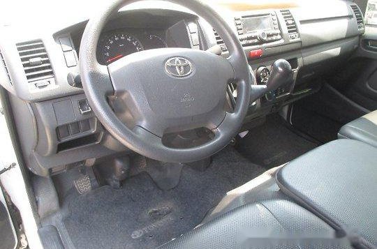 Toyota Hiace 2017 COMMUTER MT for sale -4