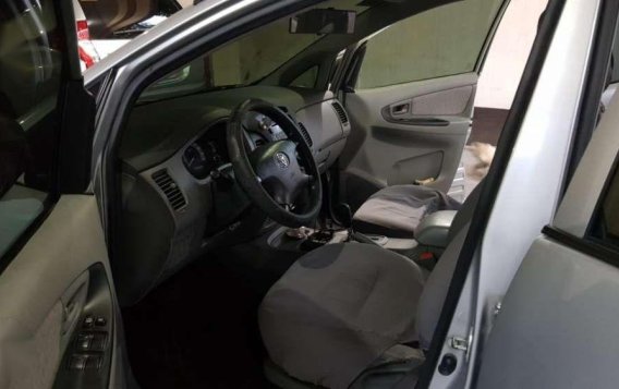 Toyota Innova E 2011 Automatic Transmission Owner Driven-8