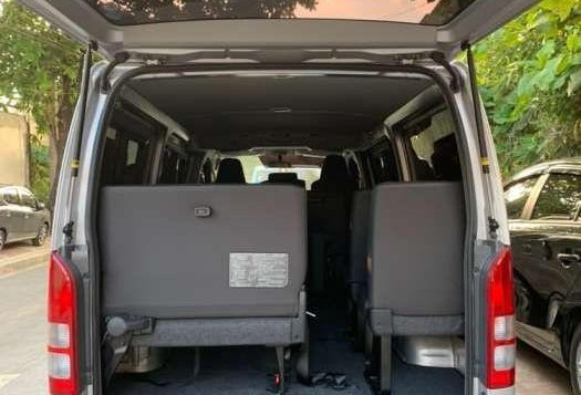 2019 TOYOTA Hiace 30Commuter manual silver-4