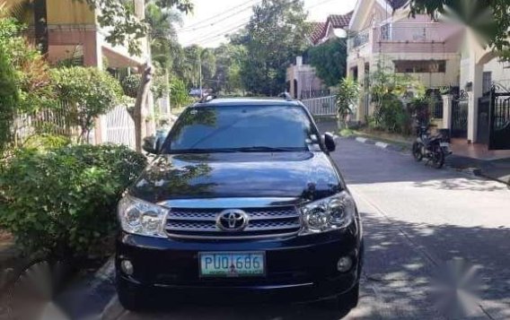 Toyota Fortuner G Automatic Diesel 2011 model