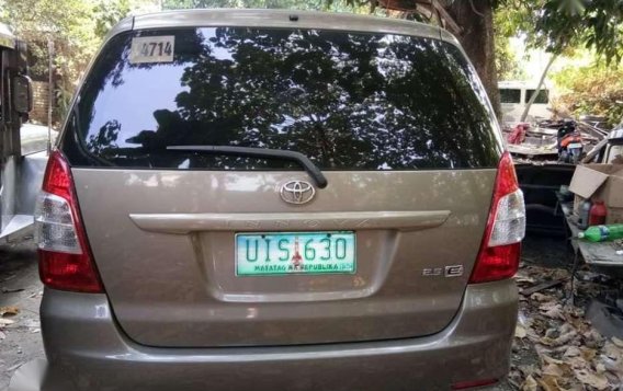 For sale TOYOTA Innova E 2012 model manual transmission-5