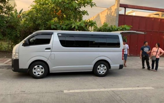 2019 TOYOTA Hiace 30Commuter manual silver-1