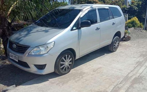 2014 Toyota Innova J for sale