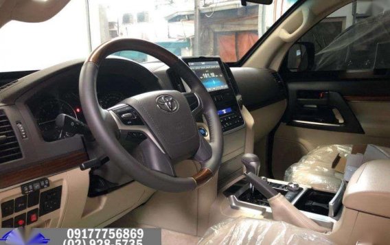 BNEW 2019 Toyota Land Cruiser BULLETPROOF Level 6 Dubai Version-2