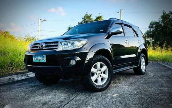 For sale or swap. Open for financing. Toyota Fortuner G 2011 automatic-1