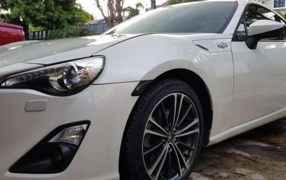 2014 Toyota 86 Pearl white A/T