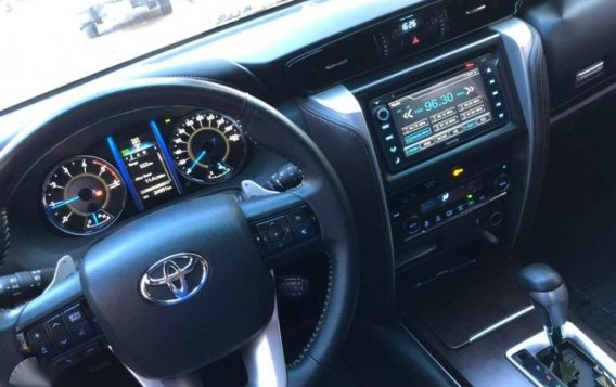 Toyota Fortuner V 2017 for sale-8