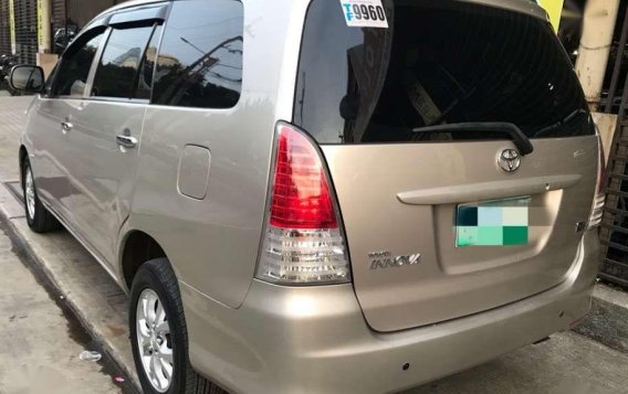 2011 TOYOTA Innova Manual Diesel-1