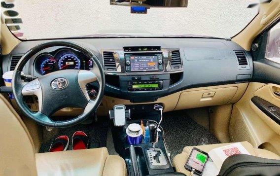 Toyota Fortuner 2014 V 4x2 for sale -9