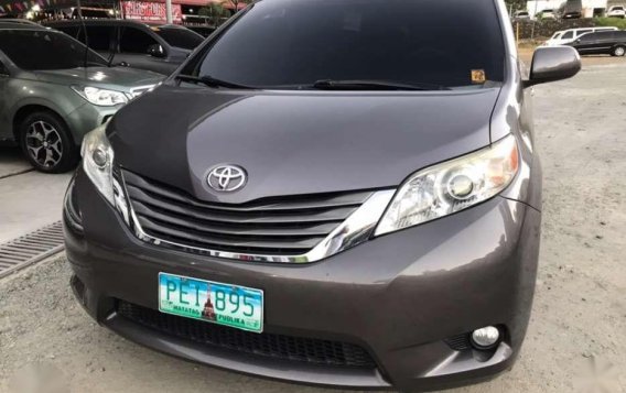 2011 Toyota Sienna for sale-1