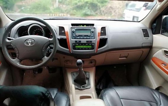 TOYOTA FORTUNER G 2011 Manual for sale-6