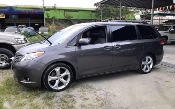 2011 Toyota Sienna for sale-5